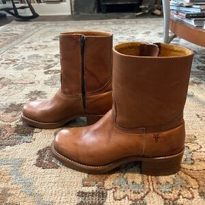 Frye Campus Boots short style
